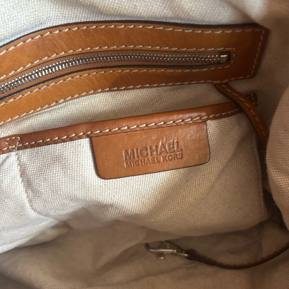 Michael Michael Kors Carmel Large Satchel bag. EUC - Picture 8 of 12